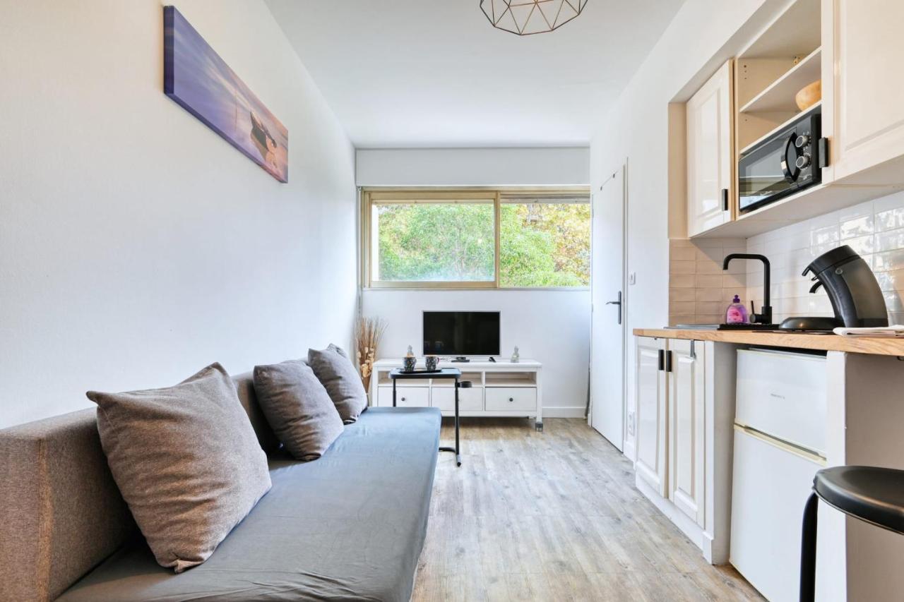 Paradis Prado Furnished Apartment